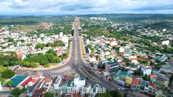 Kiến tạo cực tăng trưởng mới