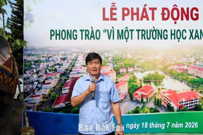 Công đoàn Trường Đại học Tây Nguyên phát động phong trào “Vì một trường học xanh”