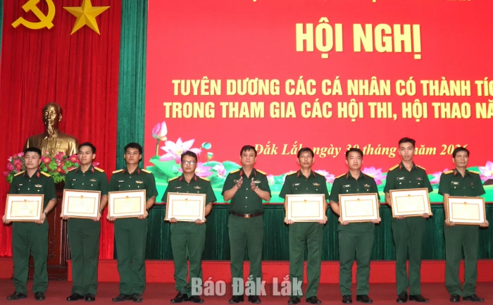 Bộ Chỉ huy Quân sự tỉnh tuyên dương cá nhân đạt thành tích cao tại các hội thi, hội thao