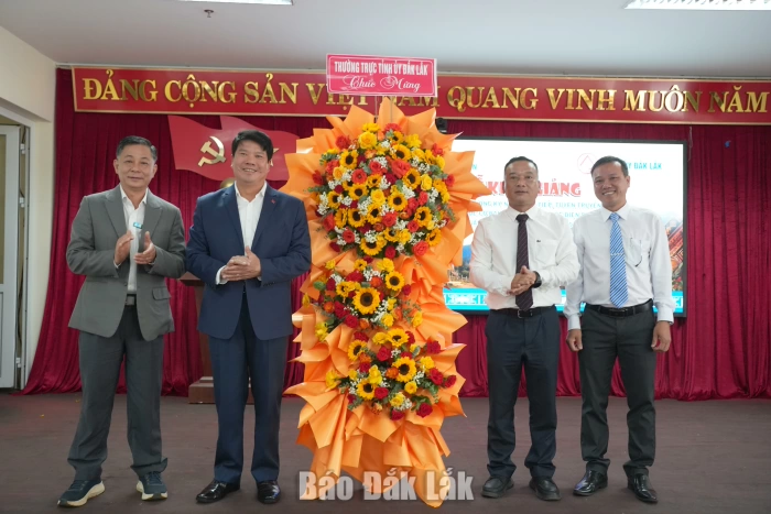 Trang bị kỹ năng giao tiếp bằng tiếng Êđê cho 118 cán bộ lãnh đạo, quản lý