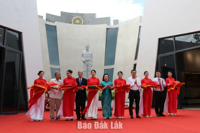 Khai trương trưng bày Nhà lưu niệm Luật sư Nguyễn Hữu Thọ