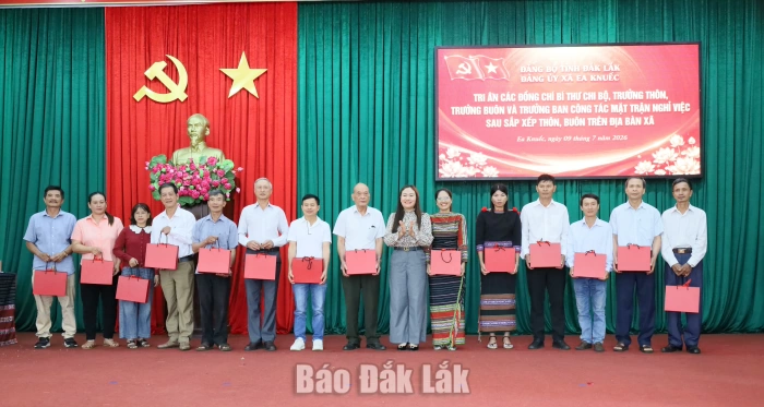 Đảng bộ Ea Knuếc: Hoàn thiện bộ máy hành chính, giữ vững đà tăng trưởng kinh tế-xã hội