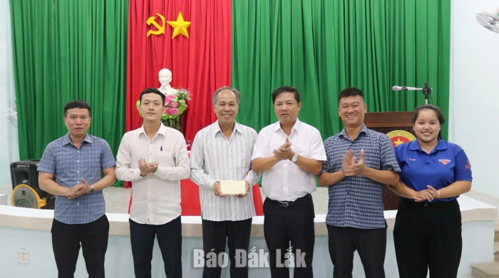 Bí thư Tỉnh ủy Lương Nguyễn Minh Triết dự sinh hoạt Chi bộ Tổ dân phố 4 Tự An