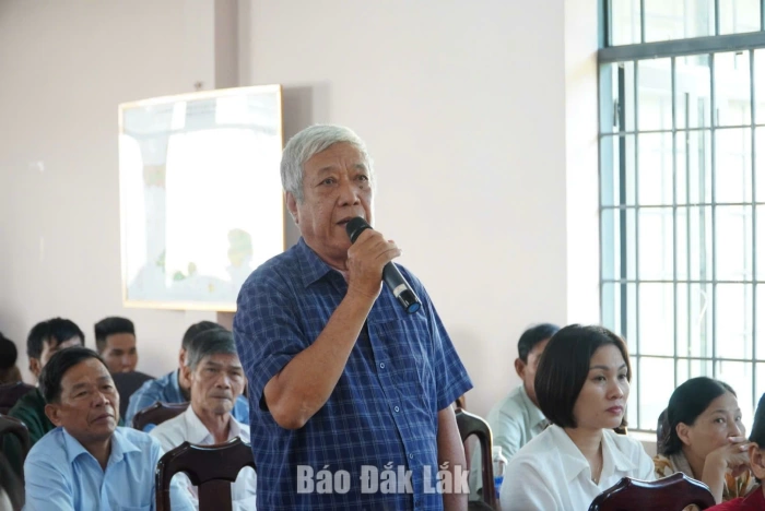 Tiếp xúc cử tri hai xã Ea Na và Dur Kmăl sau kỳ họp