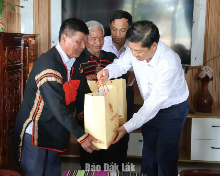 Hạnh phúc của nhân dân - Mục tiêu cốt lõi trong bảo vệ nền tảng tư tưởng của Đảng