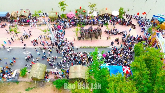 Đặc sắc các hoạt động tại Lễ hội Rượu cần của người M’nông bên hồ Lắk