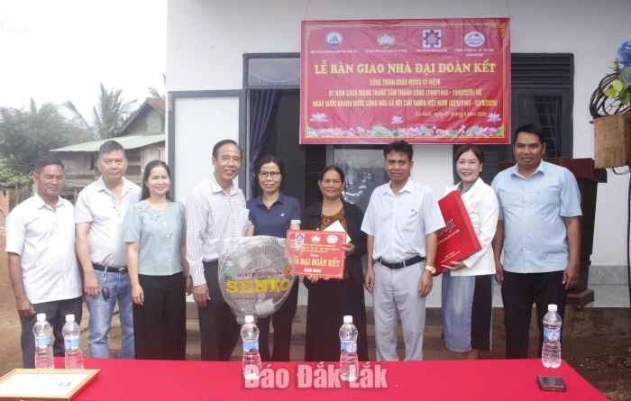 Xã Ea Nuôl rà soát hộ nghèo, hộ cận nghèo