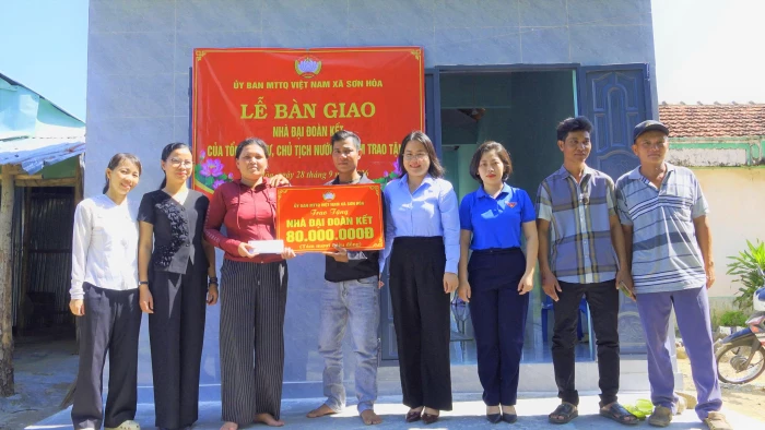 Xã Sơn Hòa bàn giao nhà Đại đoàn kết từ chương trình hỗ trợ của Tổng Bí thư, Chủ tịch nước Tô Lâm