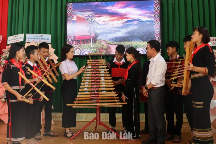 Số hóa nhạc cụ dân tộc đưa vào lớp học