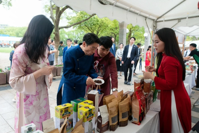 Promoting Dak Lak agricultural products at “Viet Nam Day 2026” in Japan