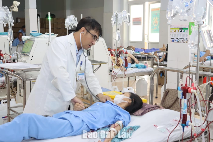 Hỗ trợ người dân tham gia bảo hiểm y tế