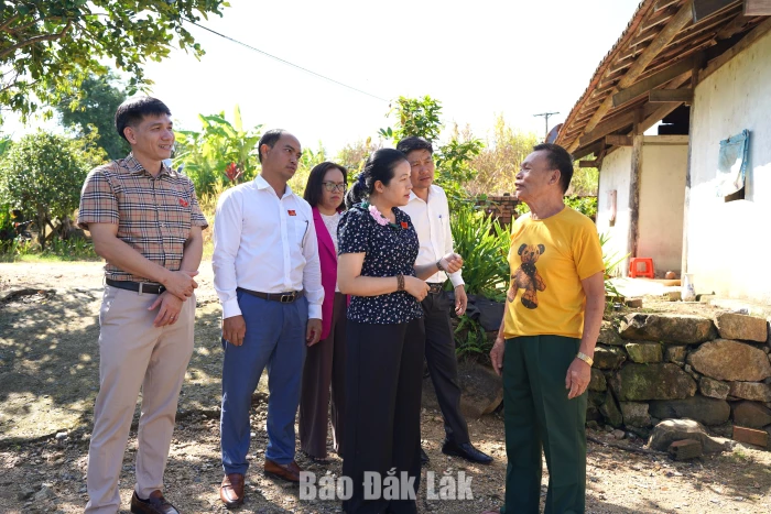 Giám sát công tác giảm nghèo tại xã Cư Prao