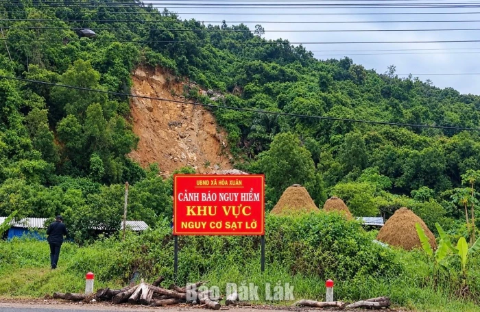 Rà soát khu vực có nguy cơ sạt lở, lũ quét tại xã Hòa Xuân