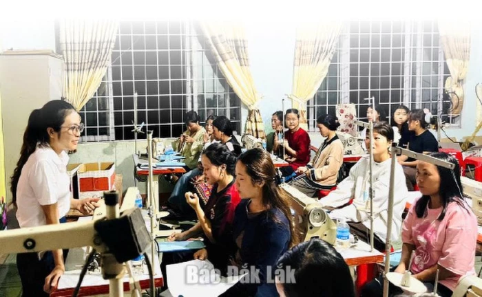 Tạo sinh kế - nền tảng để giảm nghèo bền vững