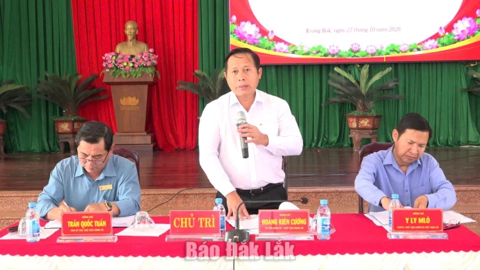 Lãnh đạo xã Krông Búk đối thoại với nhân dân