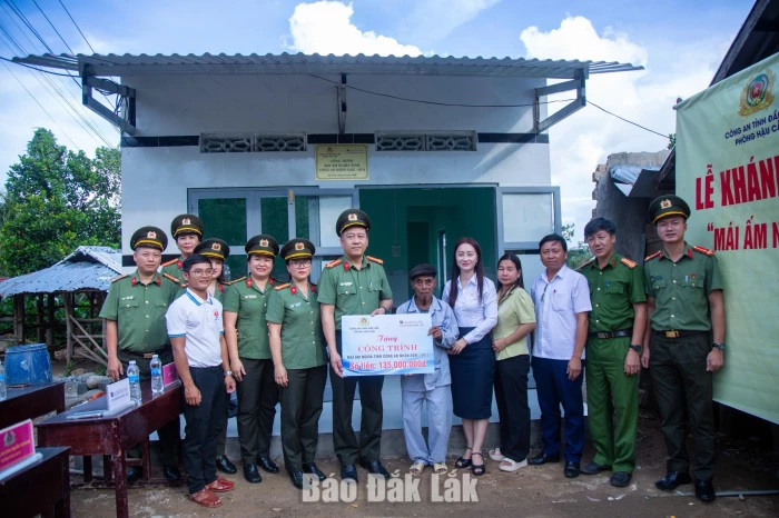 Phòng Hậu cần, Công an tỉnh bàn giao “Mái ấm nghĩa tình Công an nhân dân”