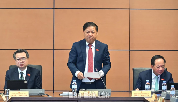 Đoàn ĐBQH Đắk Lắk đóng góp ý kiến hoàn thiện dự án luật lĩnh vực bưu chính, đo lường