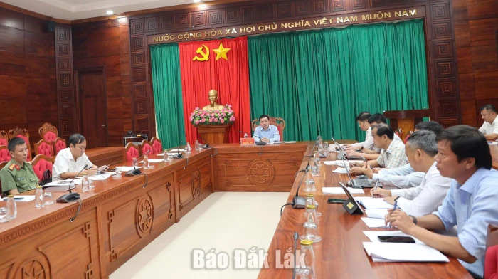 Tập trung xử lý các điểm nghẽn, khó khăn các công trình trọng điểm lĩnh vực công thương, xây dựng