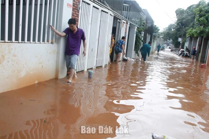 Khi phố cứ mưa lớn là ngập