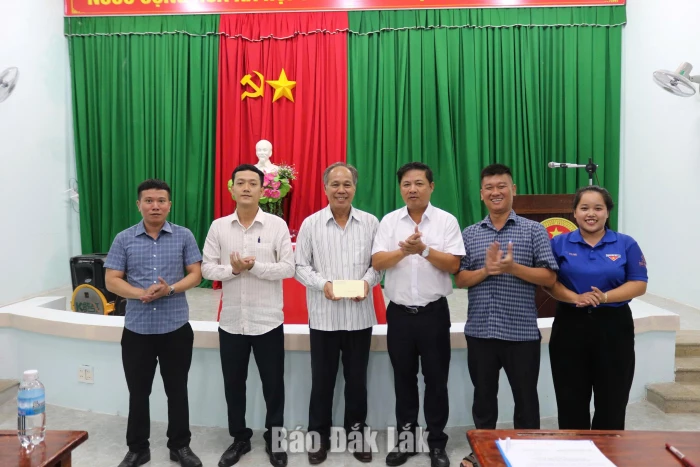 Nâng cao chất lượng sinh hoạt chi bộ: Tạo sức đề kháng trước thông tin xấu độc