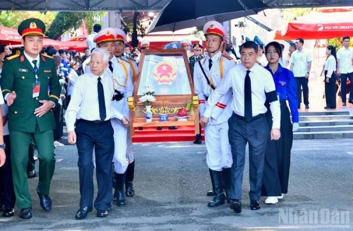 PM attends memorial service for 731 fallen soldiers in Ho Chi Minh City
