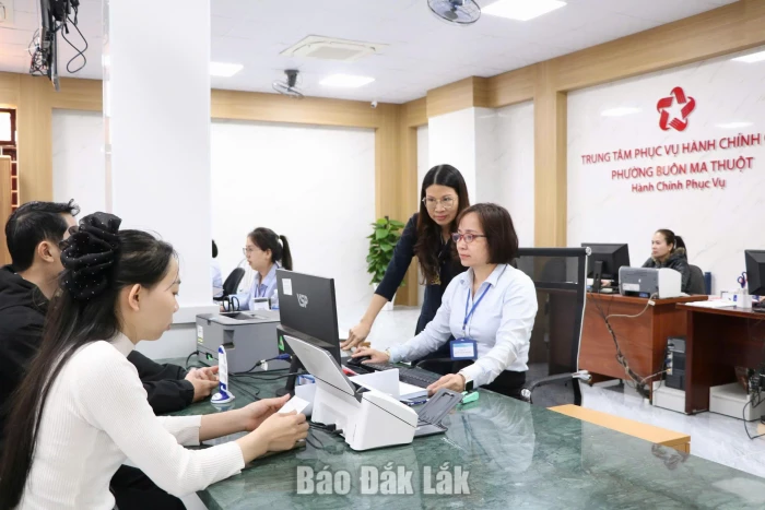 Minh bạch trong thực thi công vụ: Nền tảng của chính quyền phục vụ 