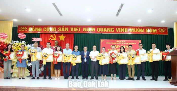Gặp mặt doanh nghiệp, nhà đầu tư trong các khu kinh tế, khu công nghiệp