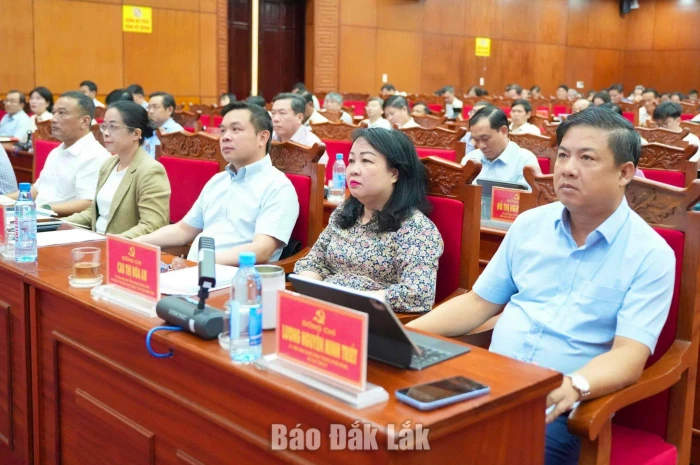 Cụ thể hóa Nghị quyết Trung ương 4, quyết tâm tạo chuyển biến thực chất