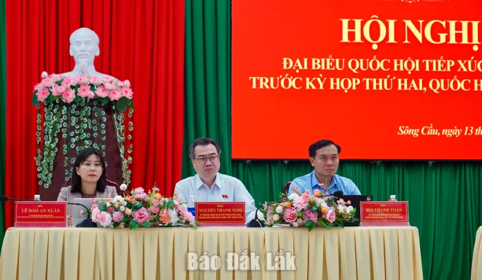 Trưởng ban Chính sách, chiến lược Trung ương Nguyễn Thanh Nghị tiếp xúc cử tri tại phường Sông Cầu