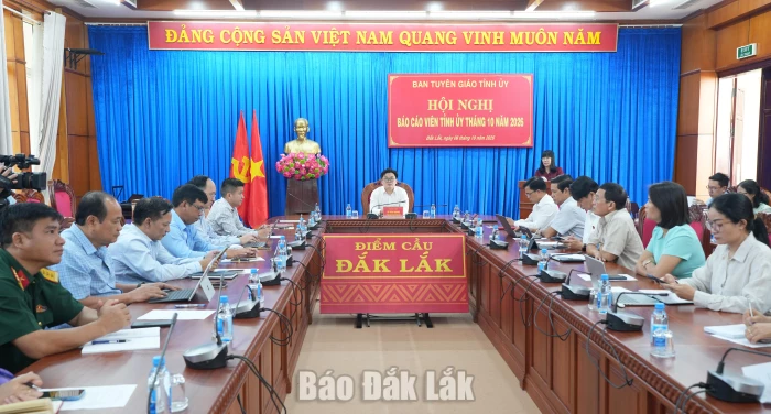 Hơn 4.400 đại biểu dự Hội nghị Báo cáo viên Tỉnh ủy tháng 10