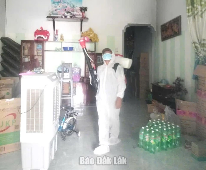 Xã Ea Păl: Phun thuốc diệt muỗi phòng, chống sốt xuất huyết
