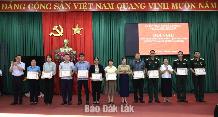 Xã Ea Knuếc: Khen thưởng 36 tập thể, cá nhân xuất sắc trong diễn tập chiến đấu phòng thủ năm 2026