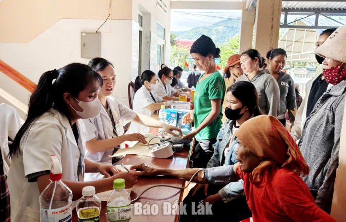 Hòa Sơn tăng cường khám sức khỏe cho người dân