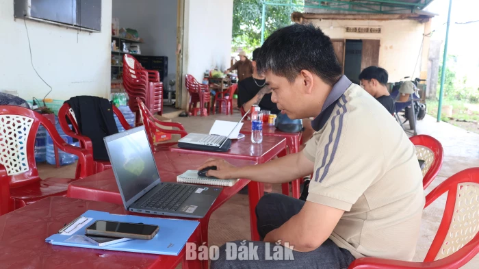 Người góp phần đưa khoa học kỹ thuật đến nông dân xã Ea Wy