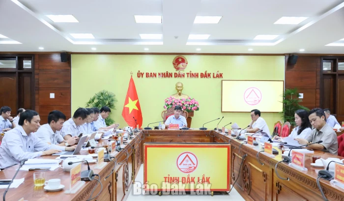 Bàn giải pháp cấp bách phòng, chống hạn hán tại 68 xã, phường phía Tây tỉnh