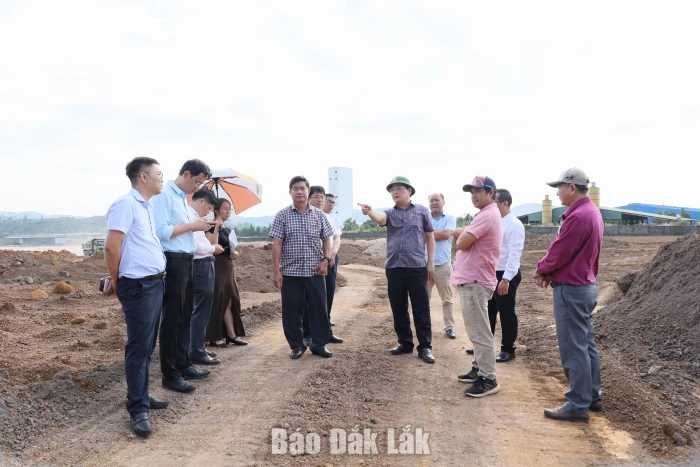 Tháo gỡ vướng mắc đất đai, tài nguyên, tạo mặt bằng sạch thu hút đầu tư