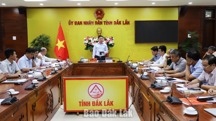 Chủ tịch UBND tỉnh Đỗ Hữu Huy làm việc với 6 xã, phường về tăng trưởng, giải ngân vốn