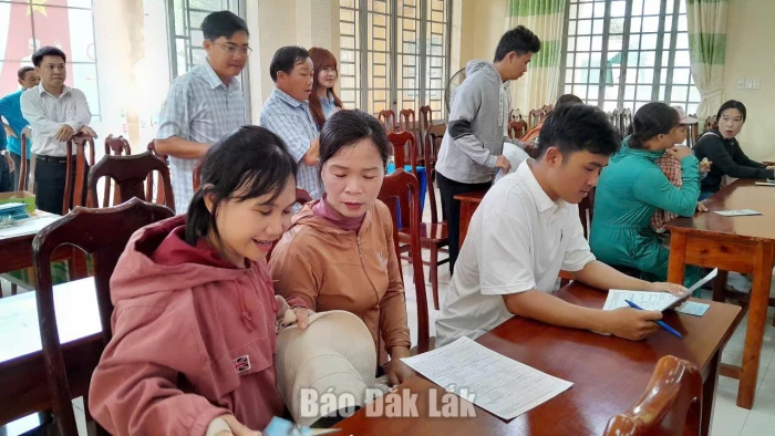 Xã Ea Riêng: Đẩy mạnh tư vấn việc làm và đào tạo nghề cho lao động nông thôn