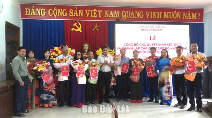 Xã Ea Ly thành lập 10 chi bộ trực thuộc Đảng ủy xã