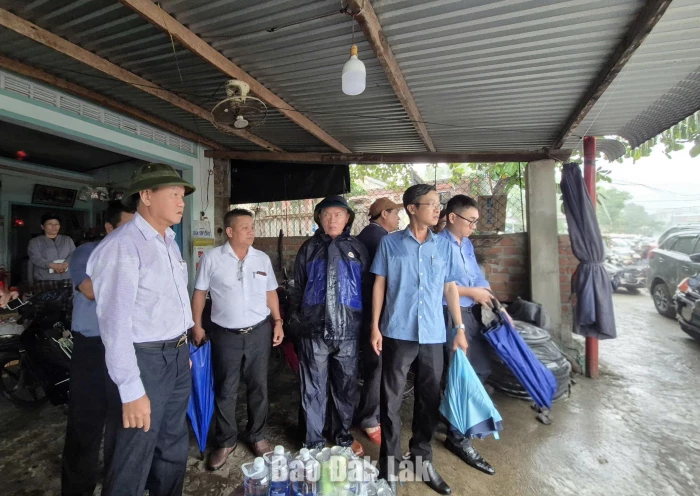 Gỡ vướng mặt bằng, bảo đảm tiến độ tuyến đường bộ ven biển