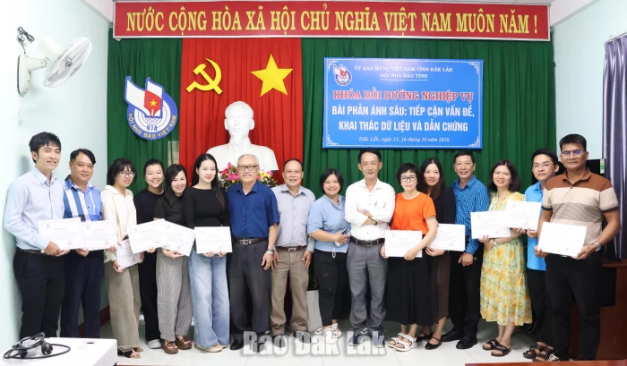 Bồi dưỡng nghiệp vụ cho phóng viên, biên tập viên các cơ quan báo chí