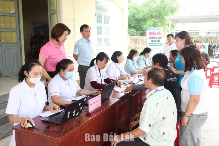 Phường Phú Yên khám sức khỏe lưu động cho người dân