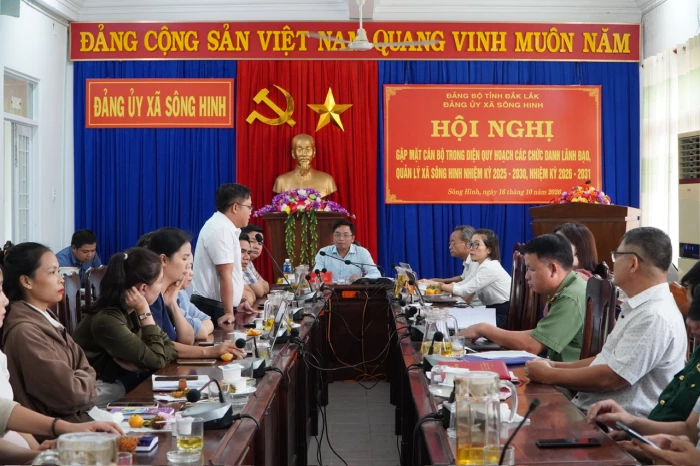 Xã Sông Hinh gặp mặt 35 cán bộ trong diện quy hoạch