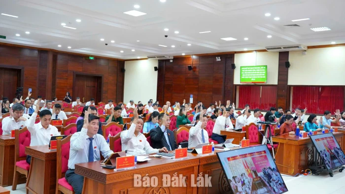 Hỗ trợ 100% kinh phí mua thẻ BHYT cho hơn 83.700 người cao tuổi