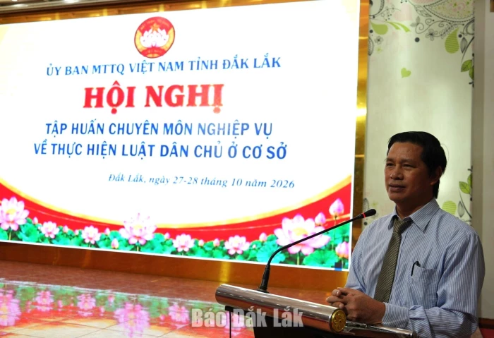 Tập huấn nghiệp vụ thực hiện Luật Dân chủ ở cơ sở cho cán bộ mặt trận cấp xã, phường