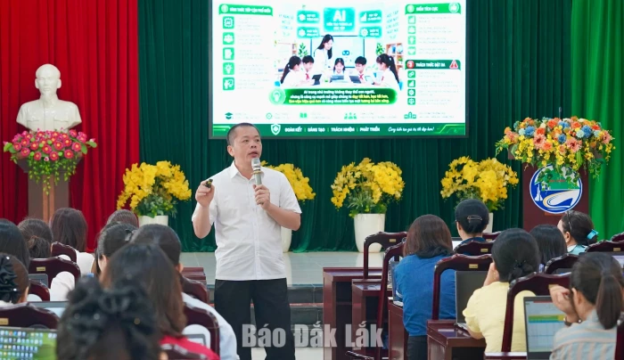 Phường Bình Kiến tập huấn ứng dụng AI trong giảng dạy