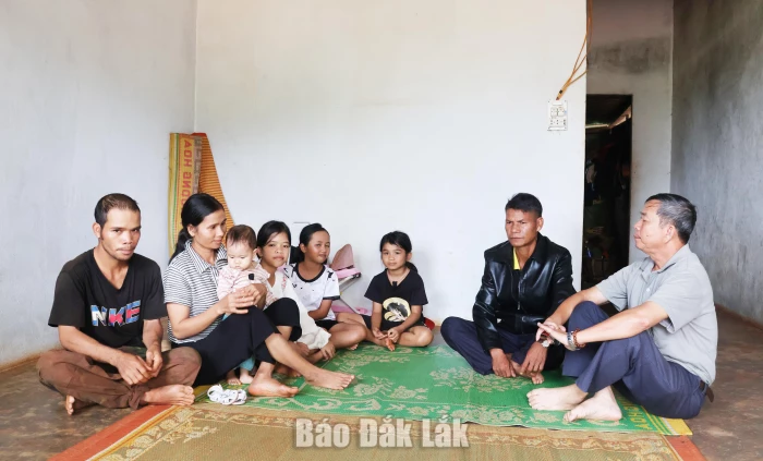 Cầu nối bình yên ở buôn Lê