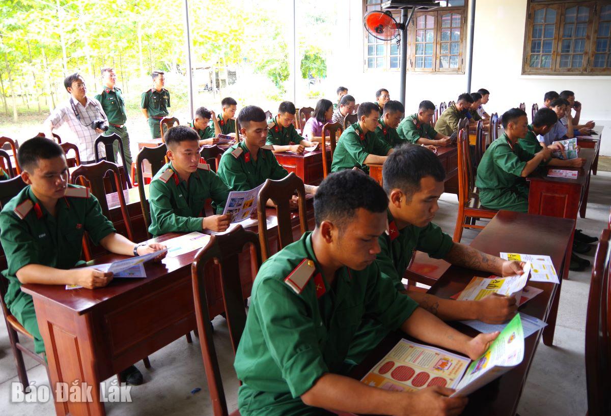 Tuyên truyền phổ biến giáo dục pháp luật tại xã biên giới Ia R’vê