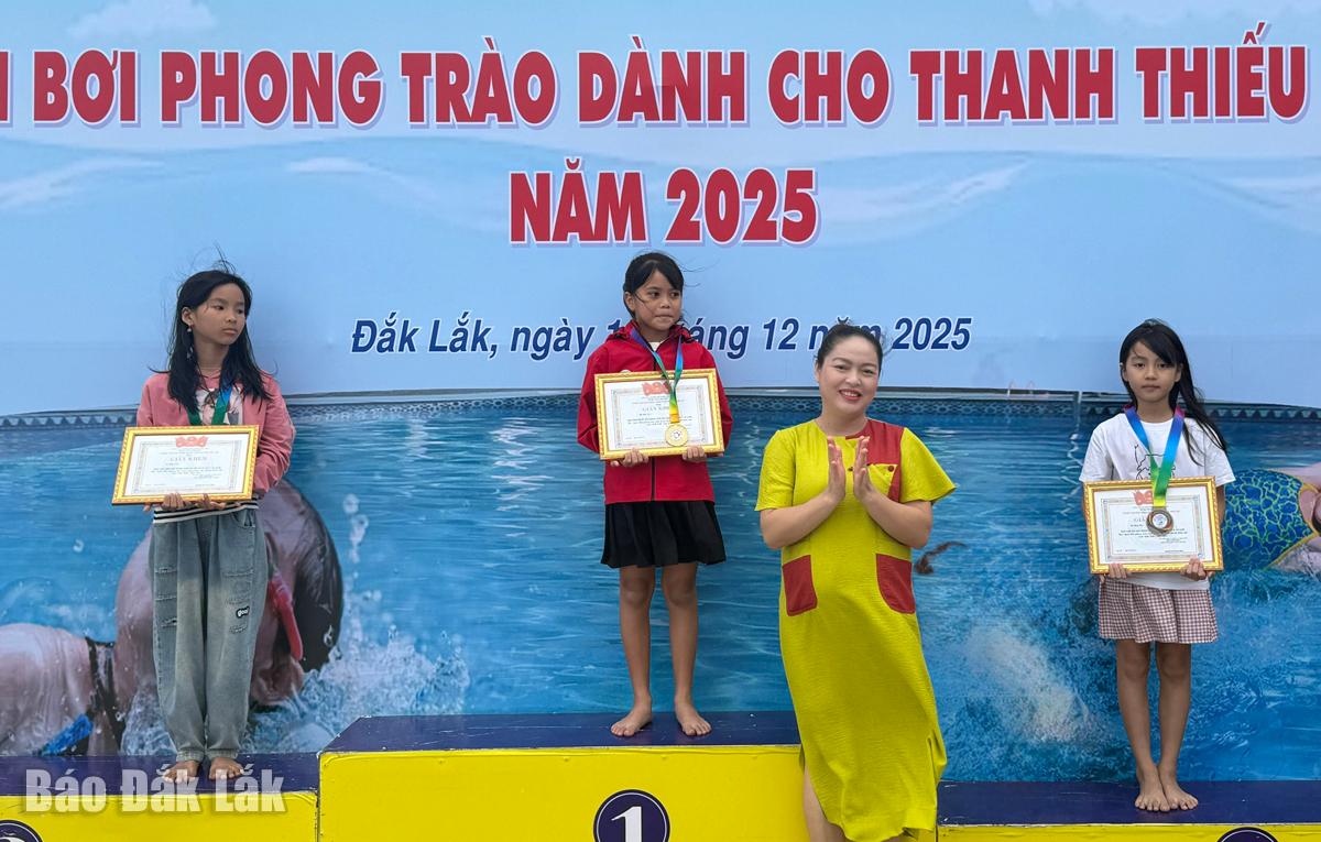 Sôi nổi Giải bơi phong trào dành cho thanh thiếu nhi tỉnh năm 2025