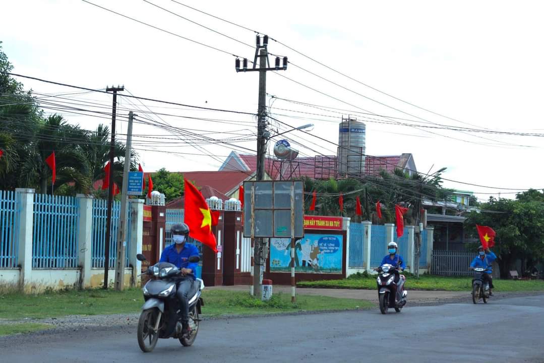 Thanh niên huyện Krông Pắc tham gia tuyên truyền lưu động phòng, chống dịch COVID-19 trên địa bàn